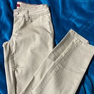 Never Worn Push up Khaki Skinny Pants